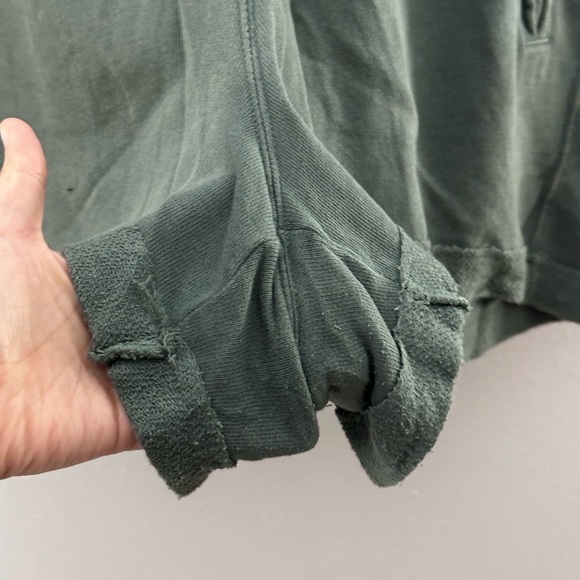 Aerie Women Green Twill Sweat Shorts Elastic Waist size L - Picture 3 of 8